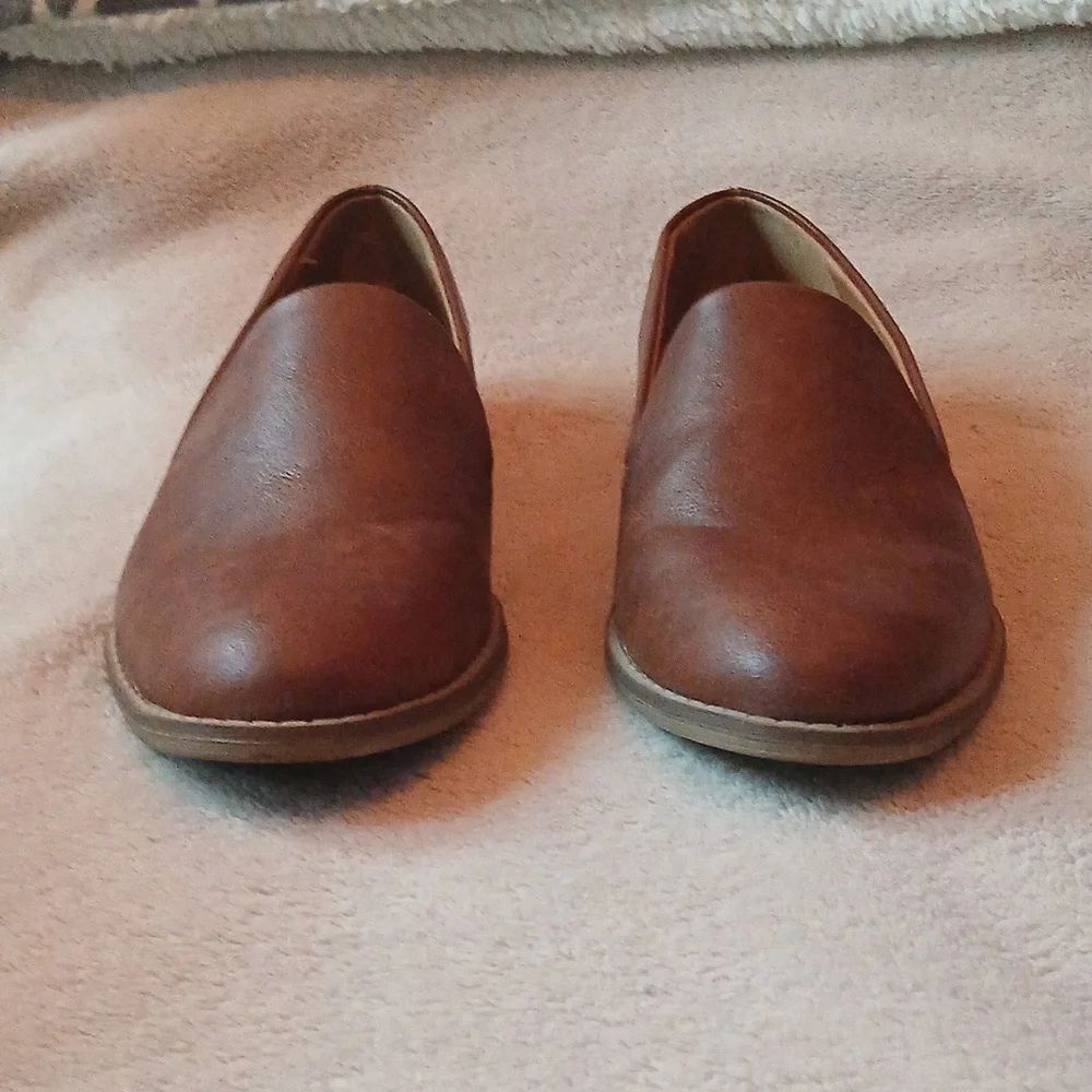 Brown faux leather loafers size 7.5 - Picture 2 of 6